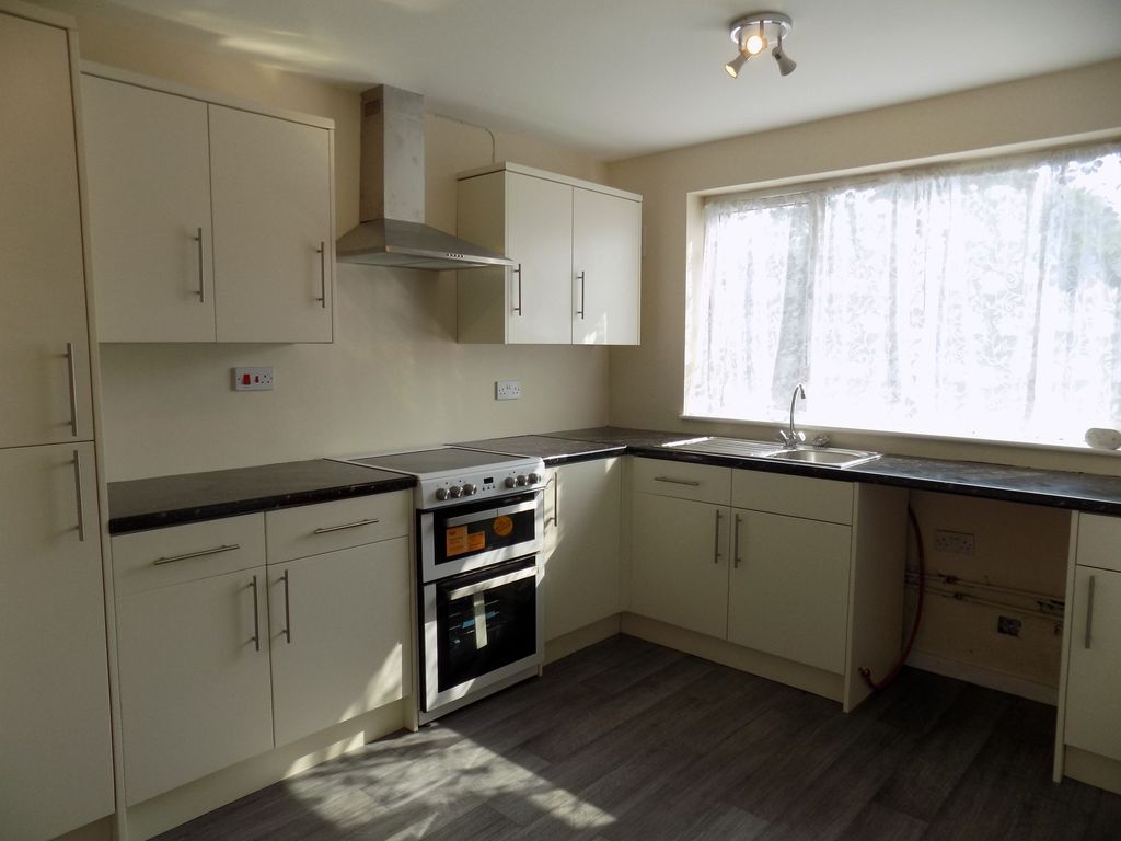 Property photo 2 of 13 Kitchen