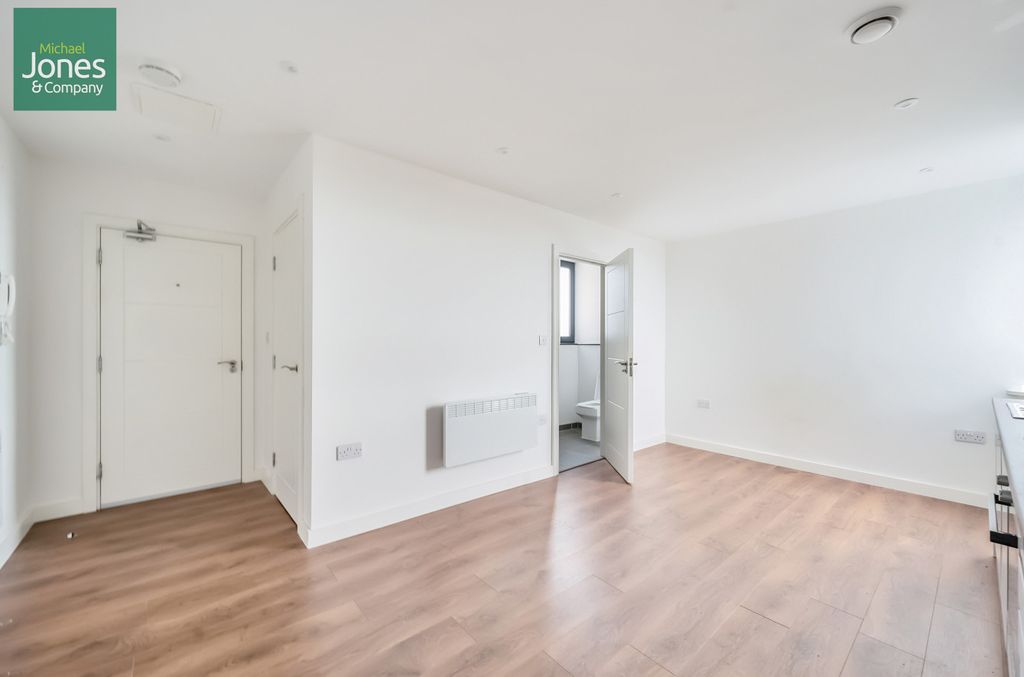 Property photo 3 of 5 Studio Room