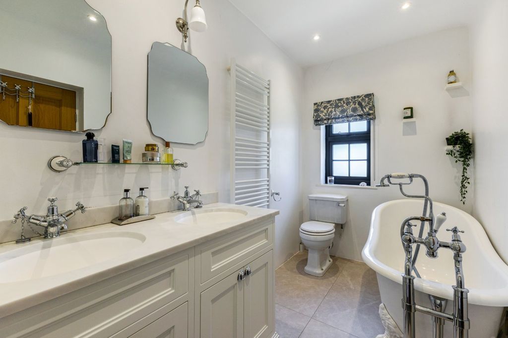 Additional image 8 of 4 bed detached house for saleSauncey Wood, Harpenden, Hertfordshire AL5