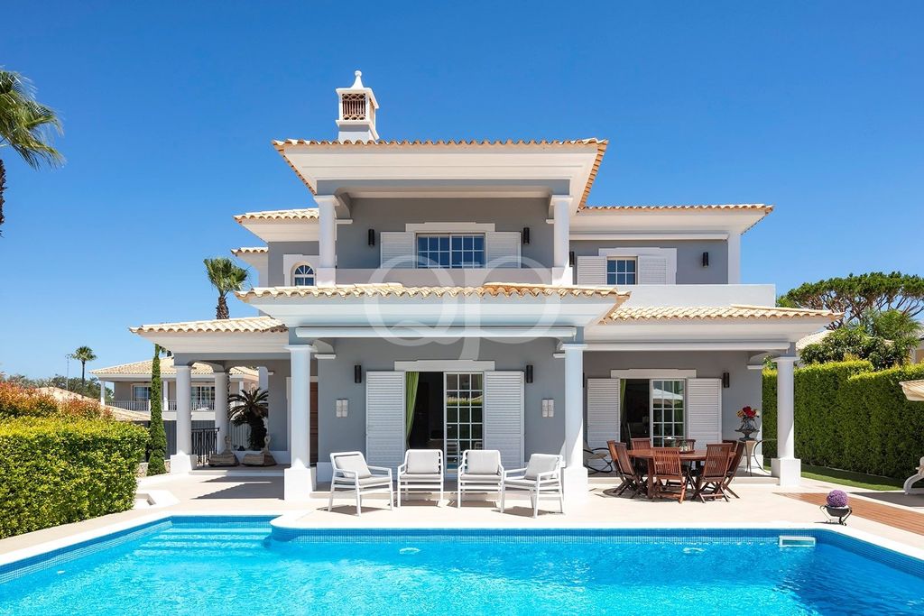 Property photo 1 of 37 Family Villa Close To The Beach And Quinta Do Lago