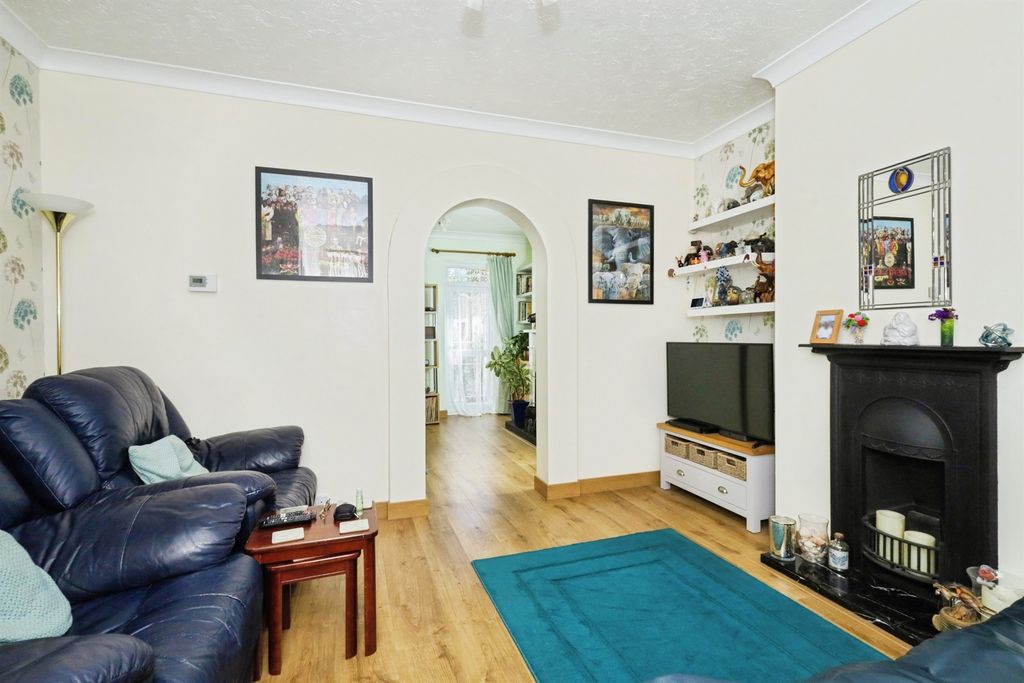 Property photo 3 of 16