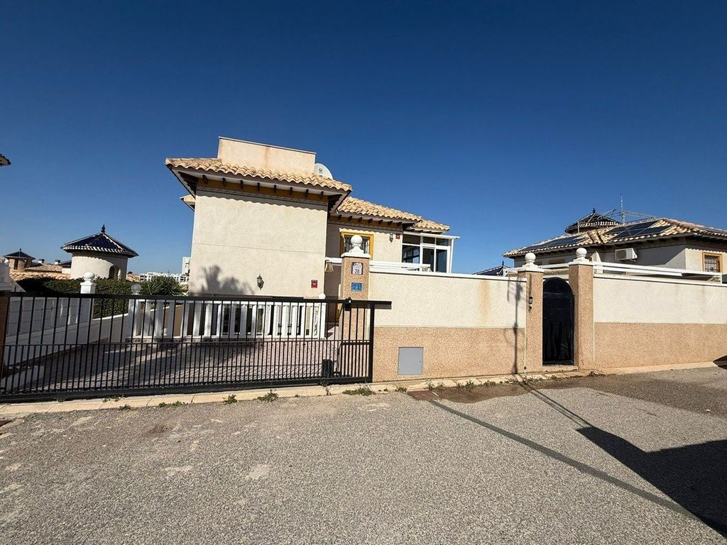 Property photo 2 of 42