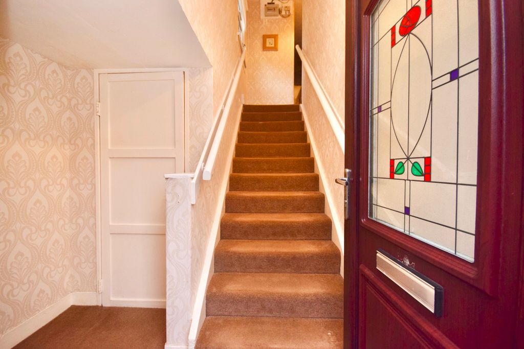 Property photo 2 of 27