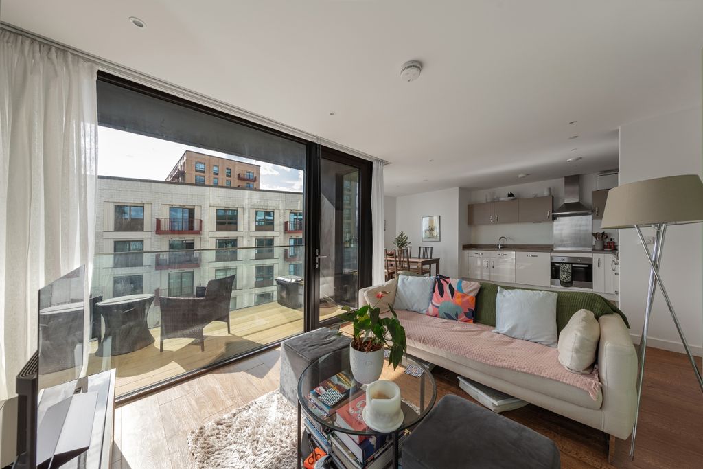 Property photo 1 of 12 094A9763