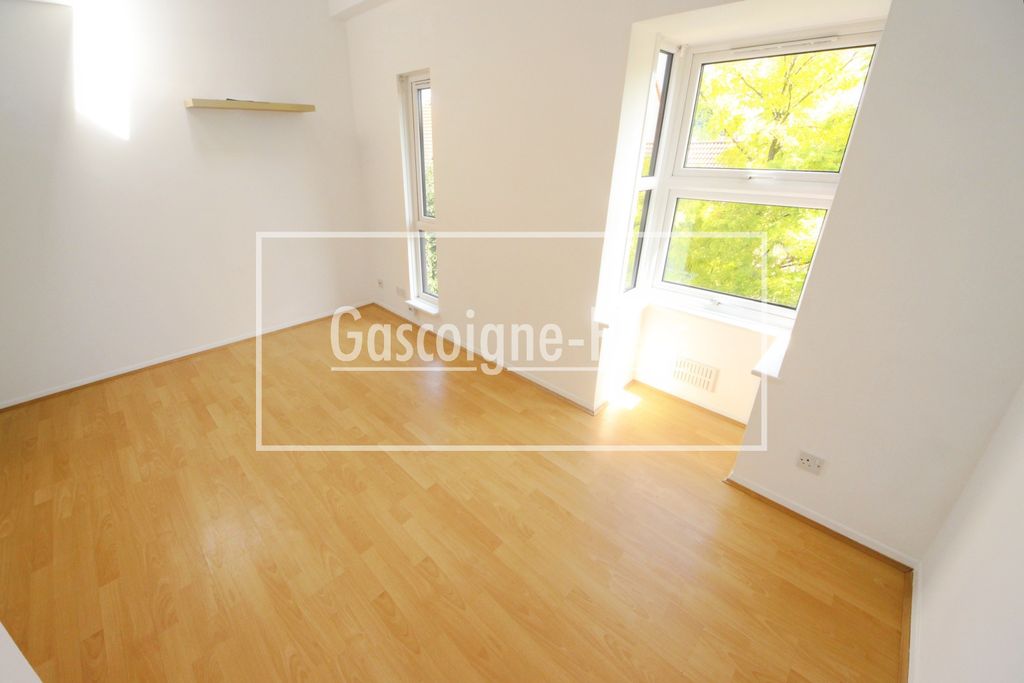 Property photo 2 of 7