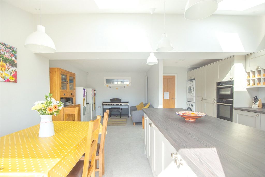 Property photo 3 of 22 Picture No. 21