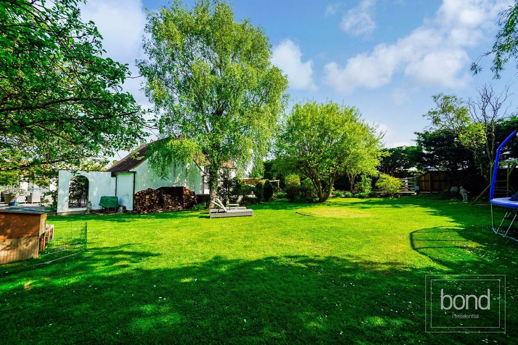 Property photo 2 of 26