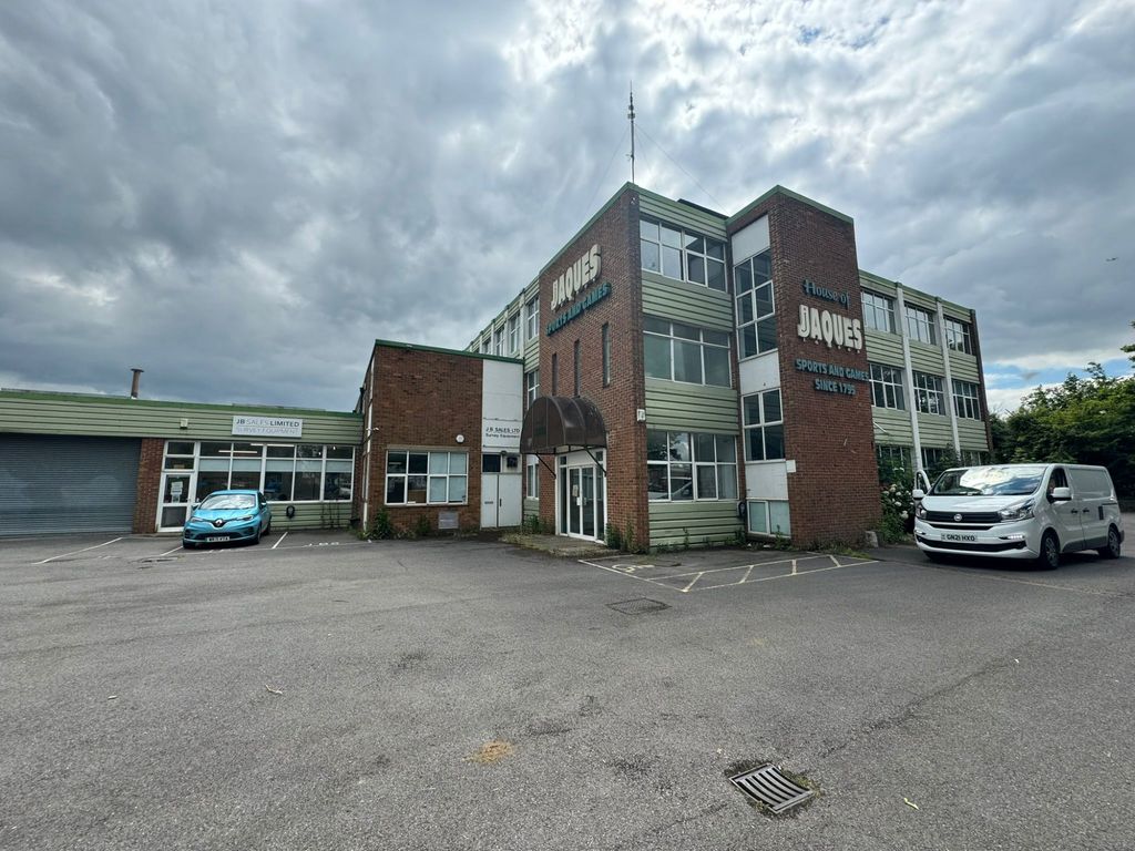 Property photo 1 of 6