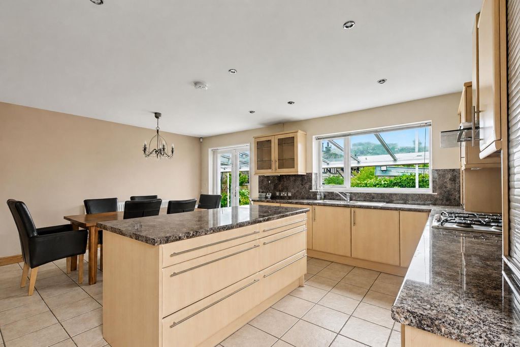 Property photo 3 of 22 Kitchen Diner_3.Png