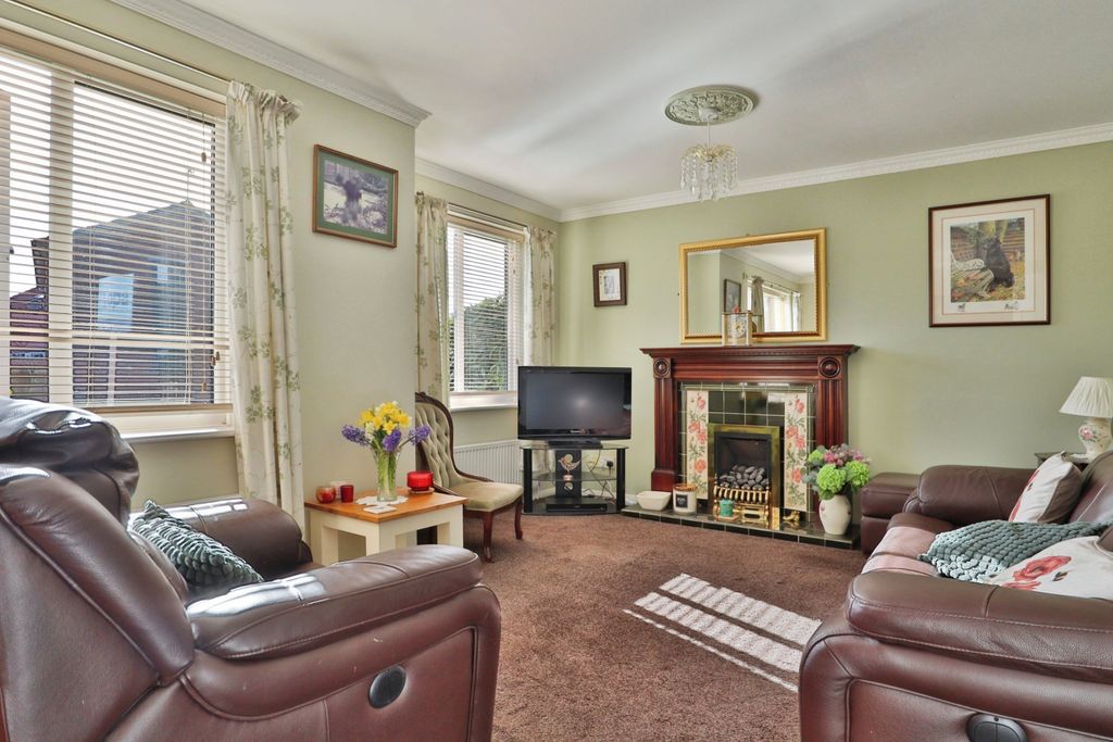 Property photo 2 of 24 Living Room