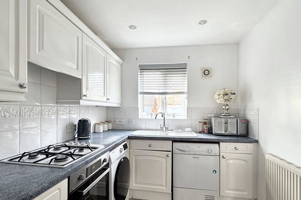 Property photo 3 of 12 Img_1611