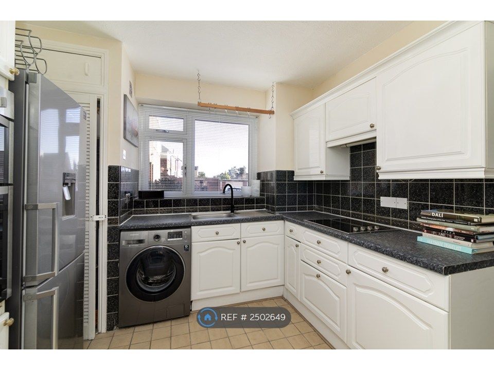 Property photo 2 of 23