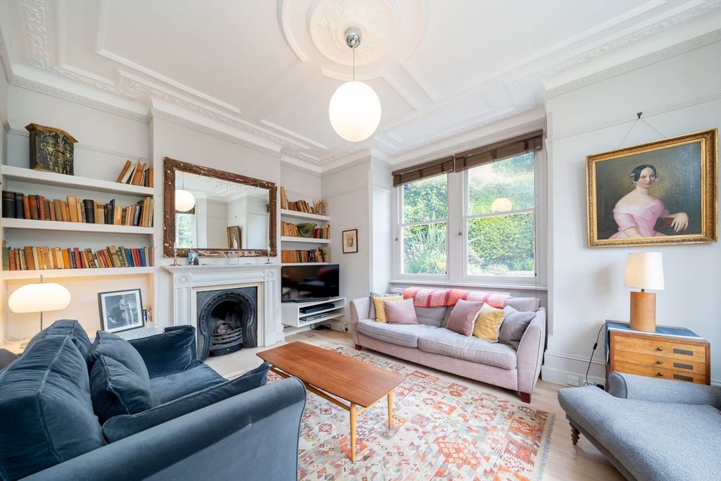 Property photo 2 of 10