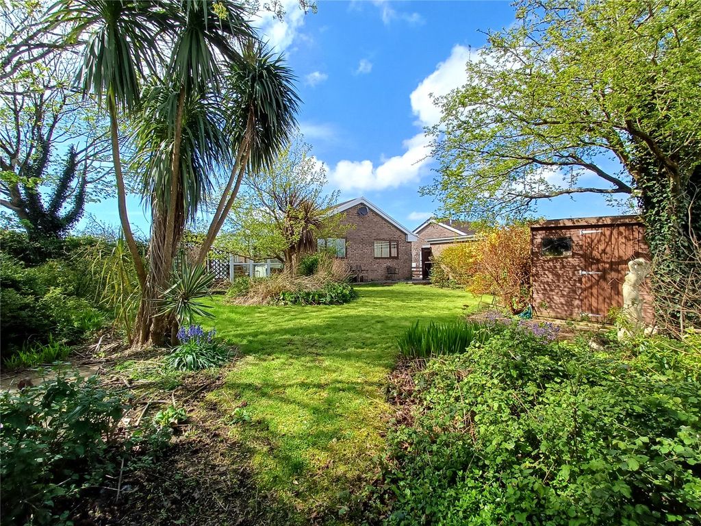 Property photo 2 of 17 Picture No. 15