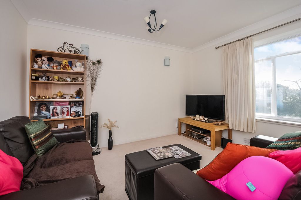 Property photo 3 of 6 Picture No. 01