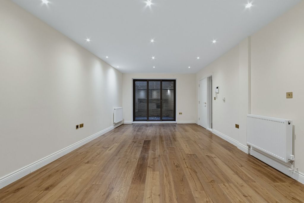 Property photo 1 of 9 Picture No. 08