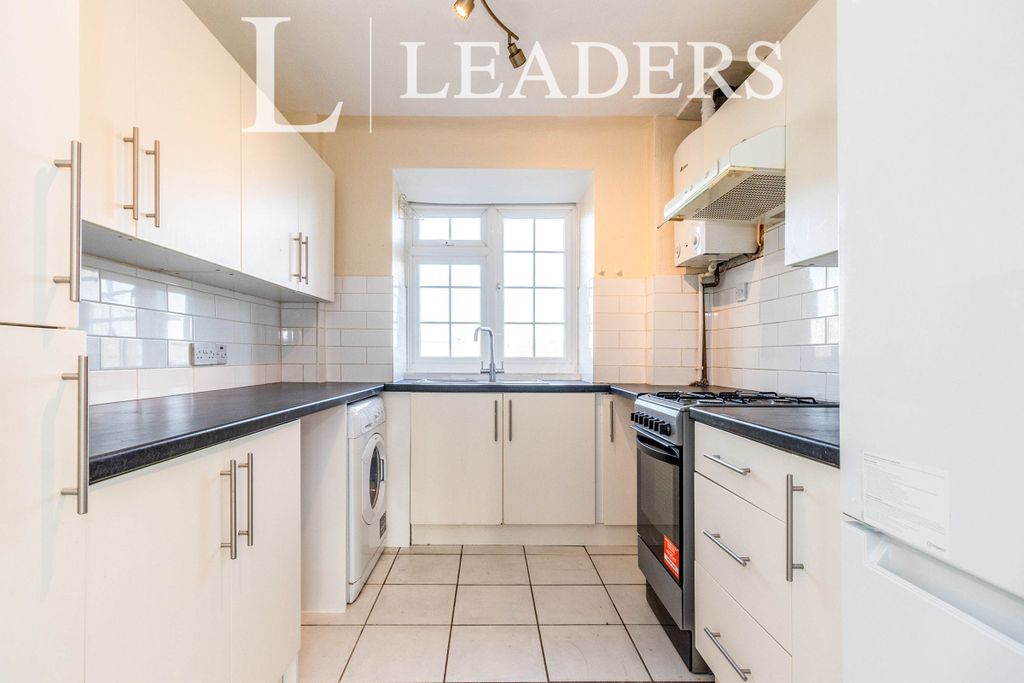 Property photo 2 of 10 Kitchen