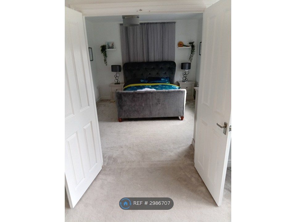 Property photo 3 of 35