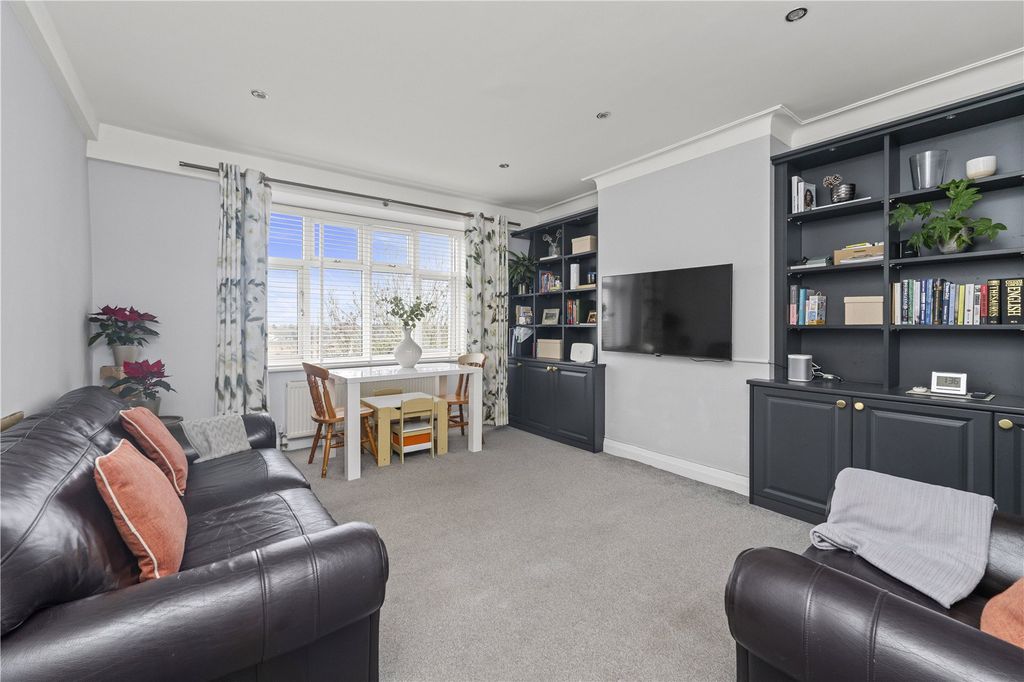 Property photo 2 of 8 Picture No. 25