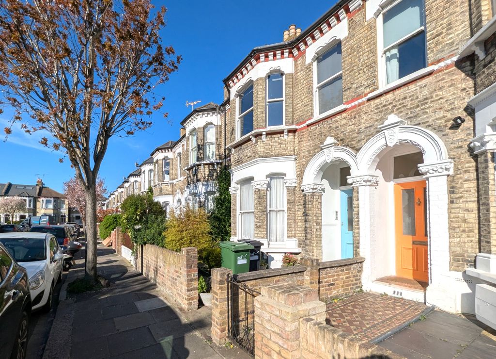 Property photo 2 of 8 Period Property