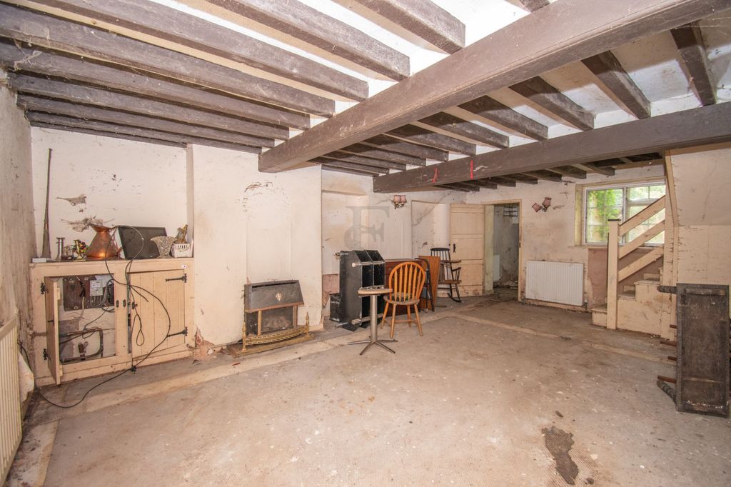 Property photo 2 of 7