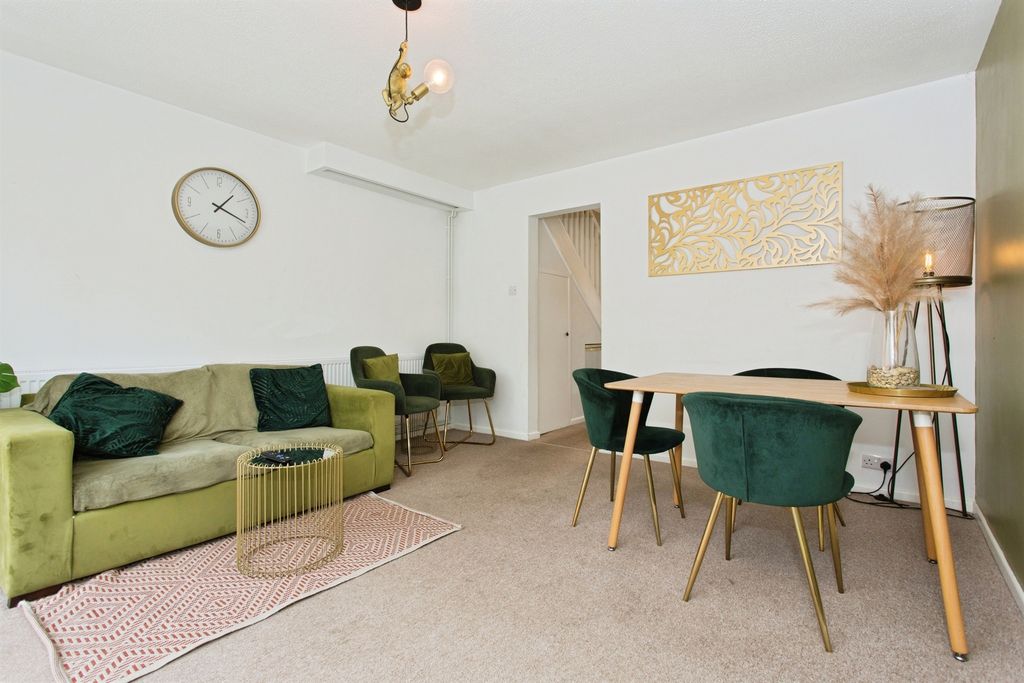 Property photo 3 of 11