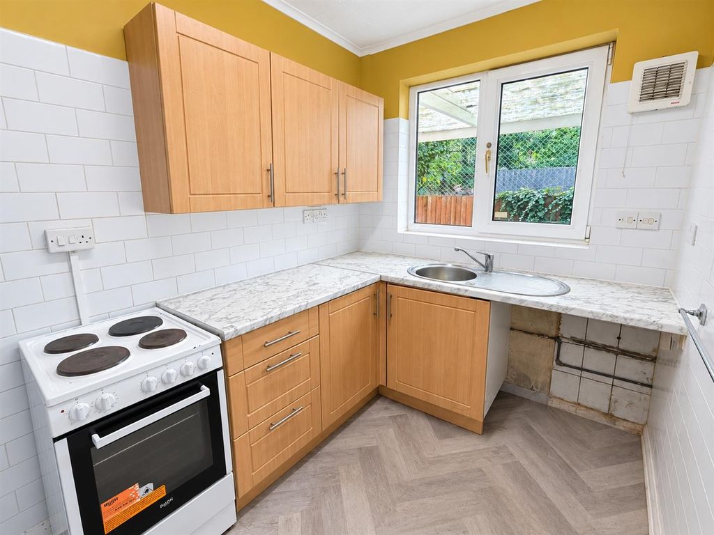 Property photo 3 of 12 02_Kitchen.Jpg
