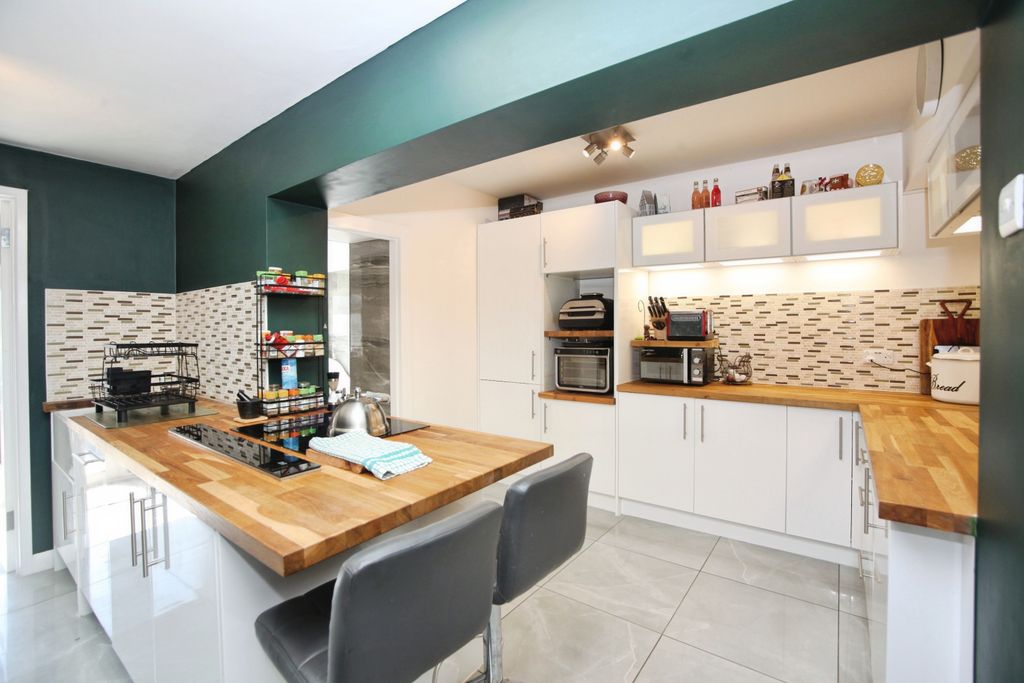 Property photo 2 of 31 Img_8535