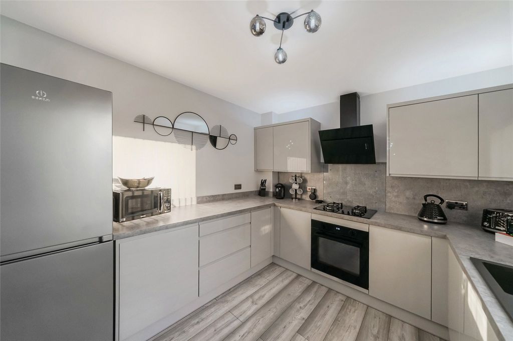 Property photo 3 of 18 Picture No. 14