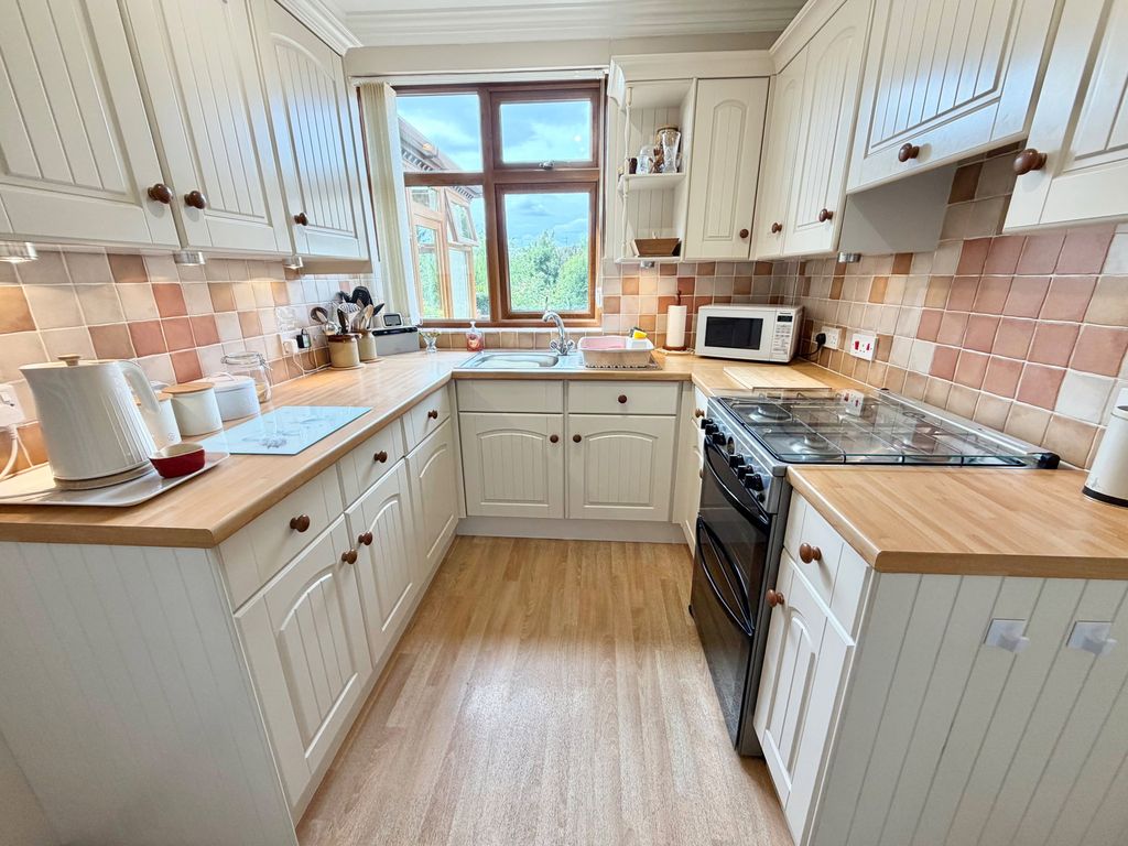 Property photo 3 of 46