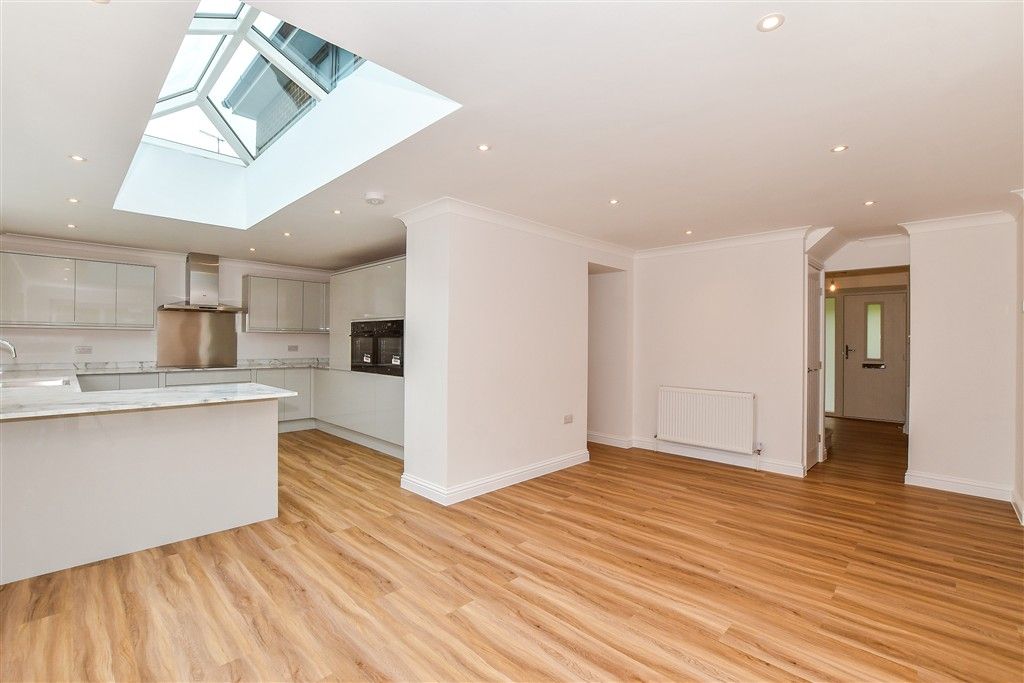 Property photo 2 of 23 Dining Area