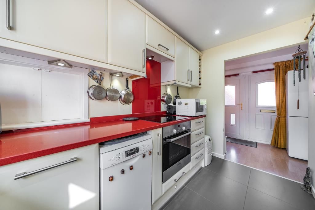 Property photo 3 of 14 Kitchen