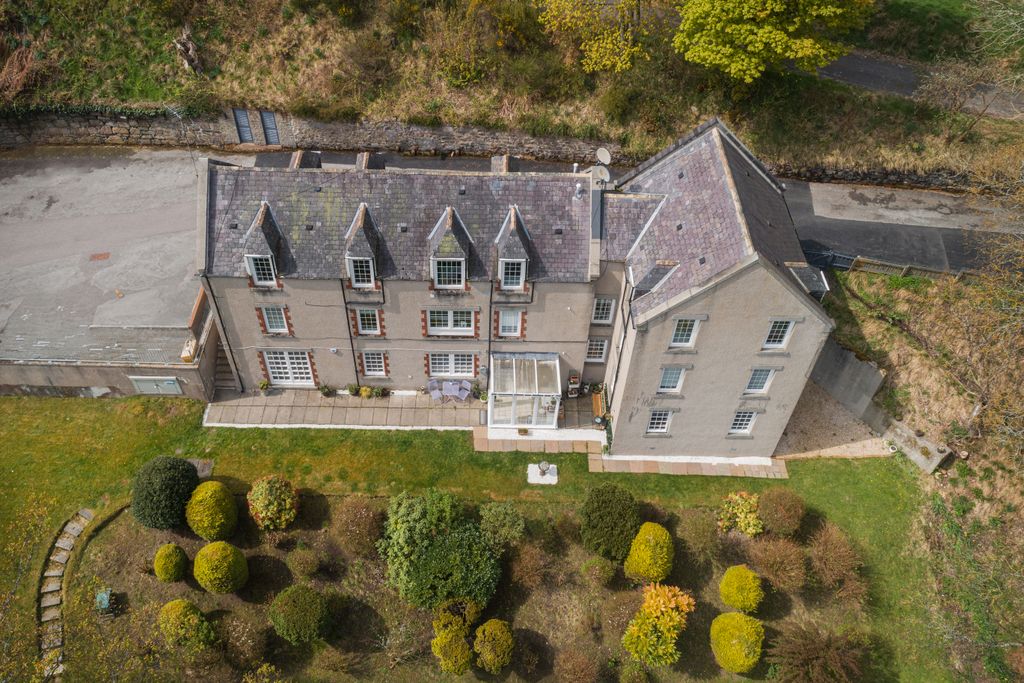 Property photo 1 of 26 Aerialexternal-Nocars