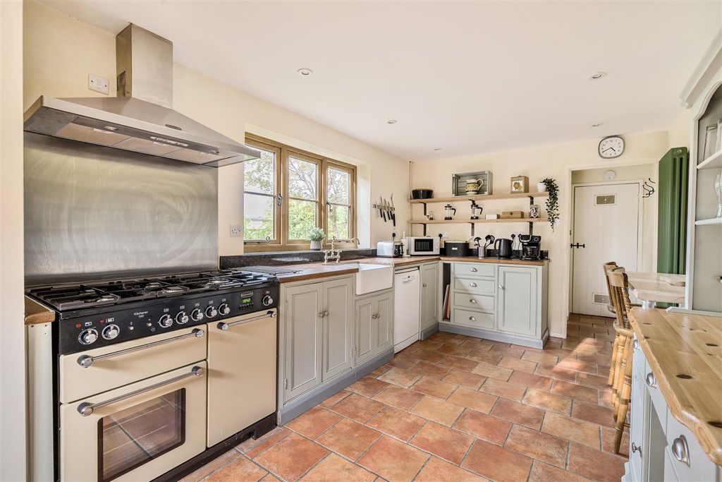 Property photo 2 of 24 Kitchen