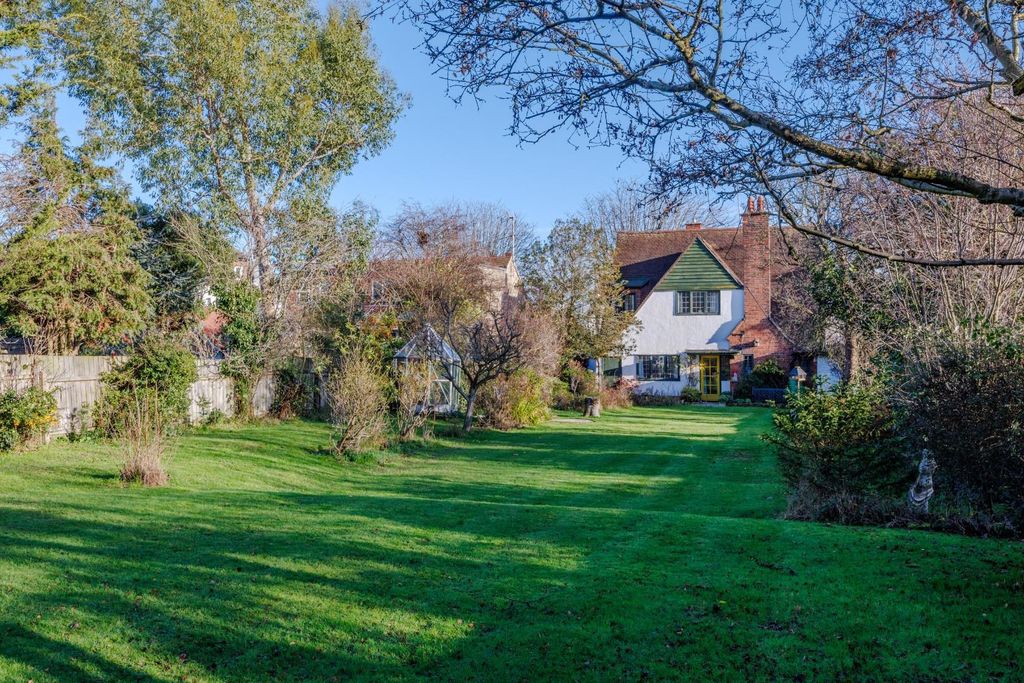 Property photo 3 of 22 Garden