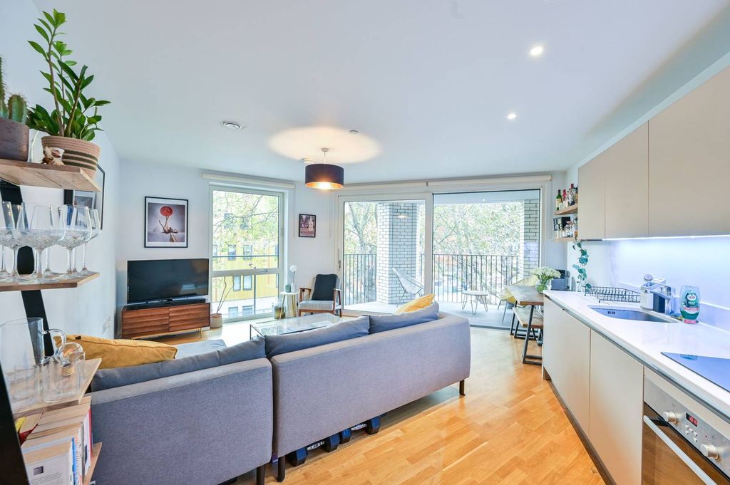 Property photo 1 of 29