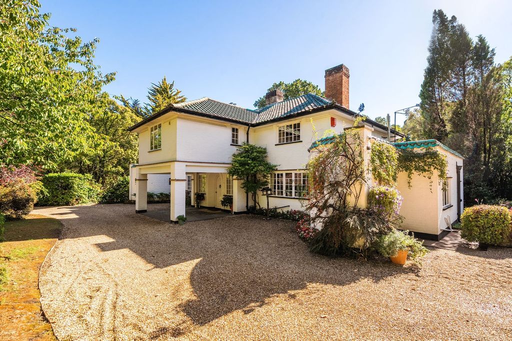 Property photo 1 of 28