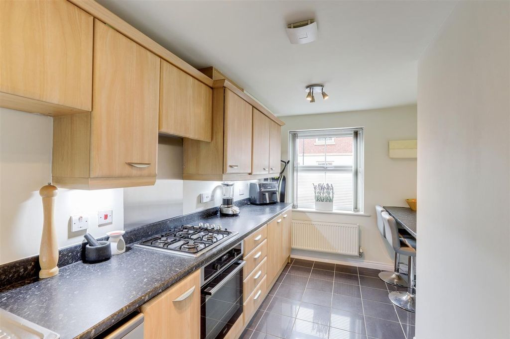 Property photo 2 of 24