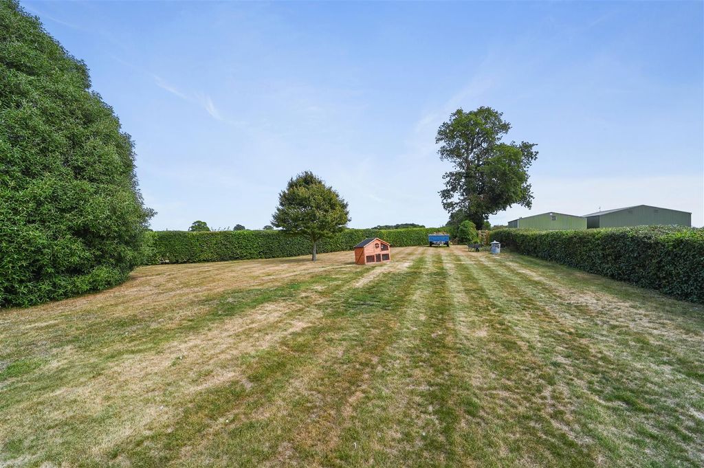 Property photo 3 of 14 Garden