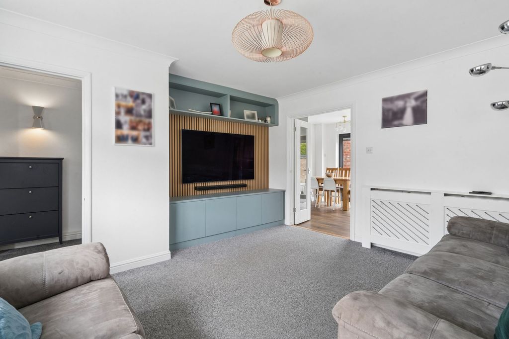 Property photo 2 of 26