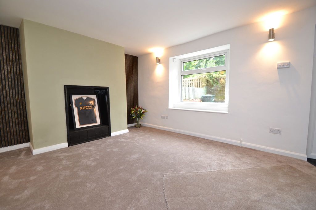 Property photo 2 of 11 Photograph 2