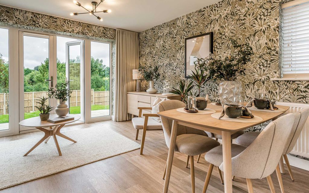 Property photo 2 of 11 Living/Dining Area