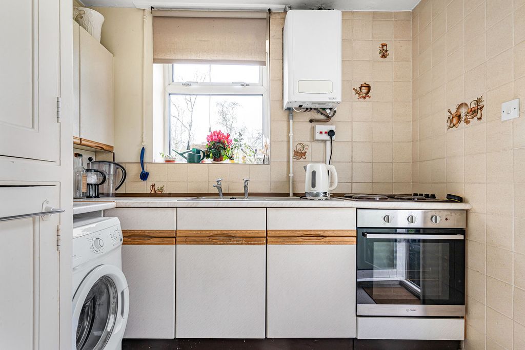 Property photo 3 of 24