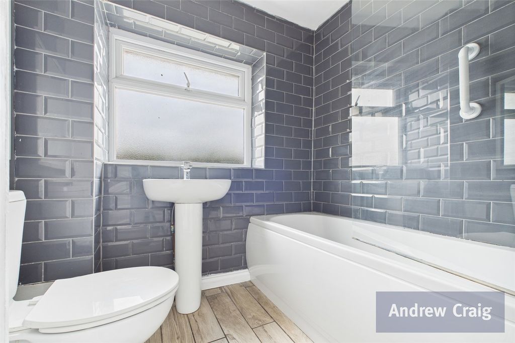 Property photo 3 of 14 Bathroom