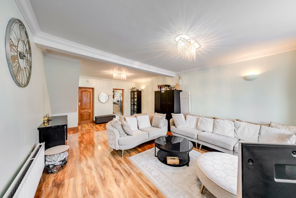 Property photo 3 of 26 A7S07528Hdr