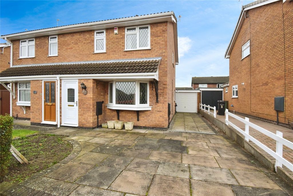 Property photo 1 of 21 Front