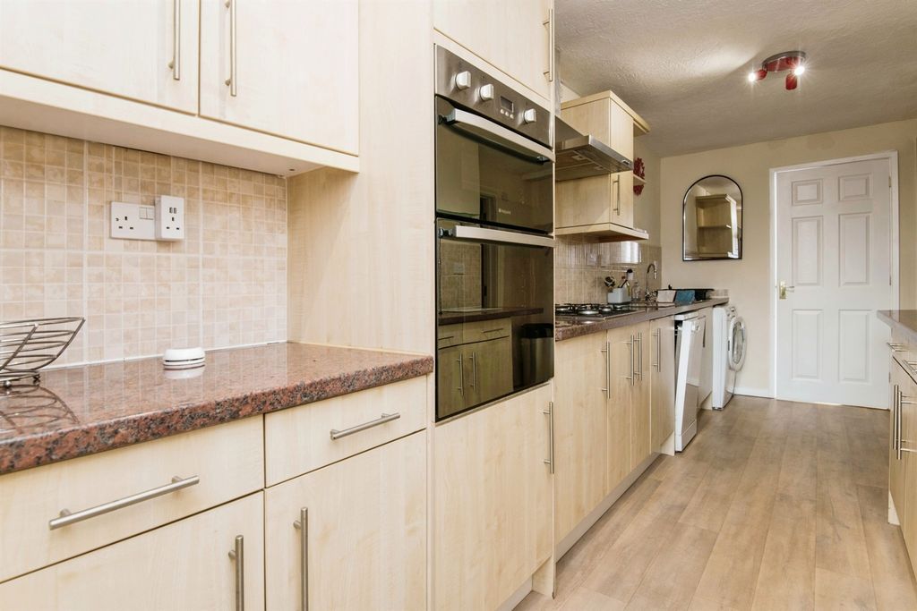 Property photo 2 of 13
