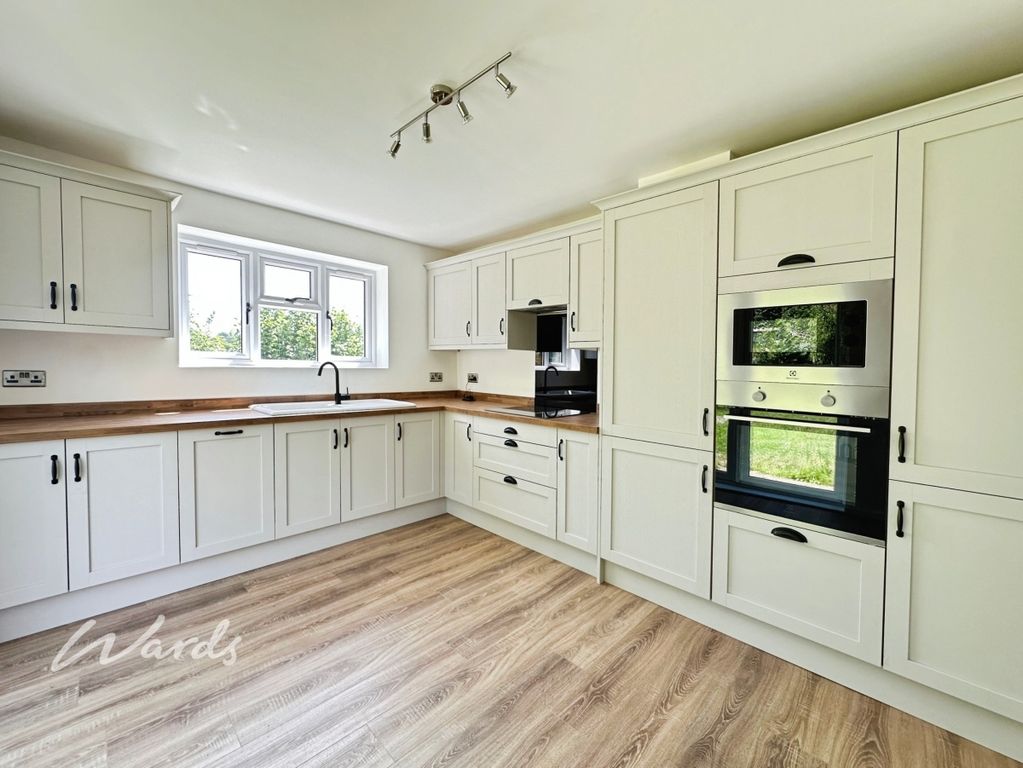 Property photo 1 of 27 Kitchen