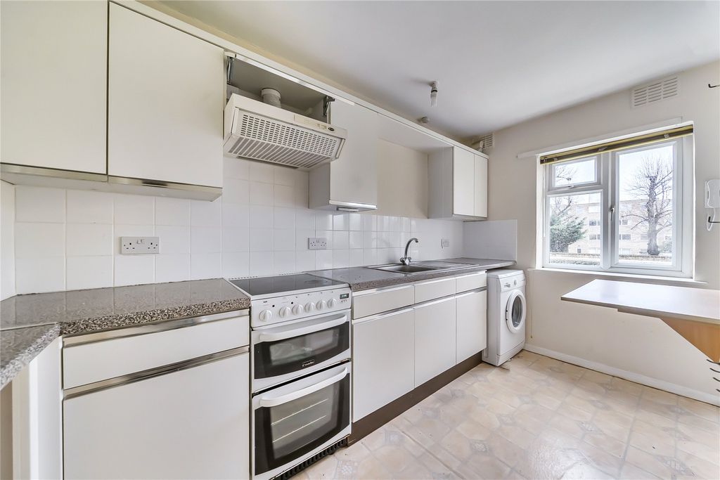 Property photo 3 of 15 Picture No. 12