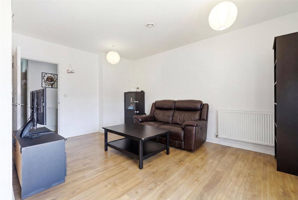 Property photo 3 of 22 Picture No. 39